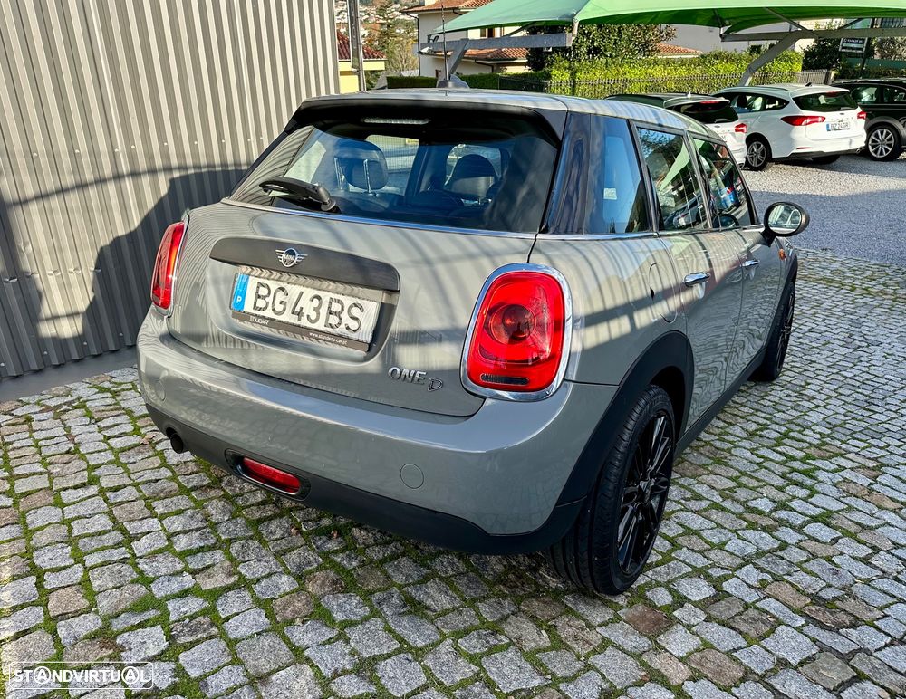 MINI 5 Portas One D - 16