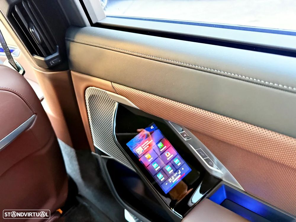 BMW 760 Me xDrive - 38
