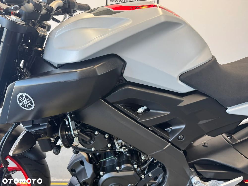 Yamaha MT - 22