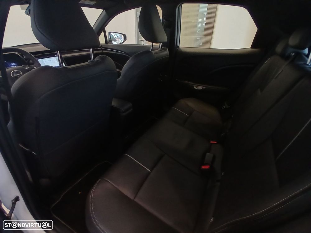 Lexus LBX Relax - 13