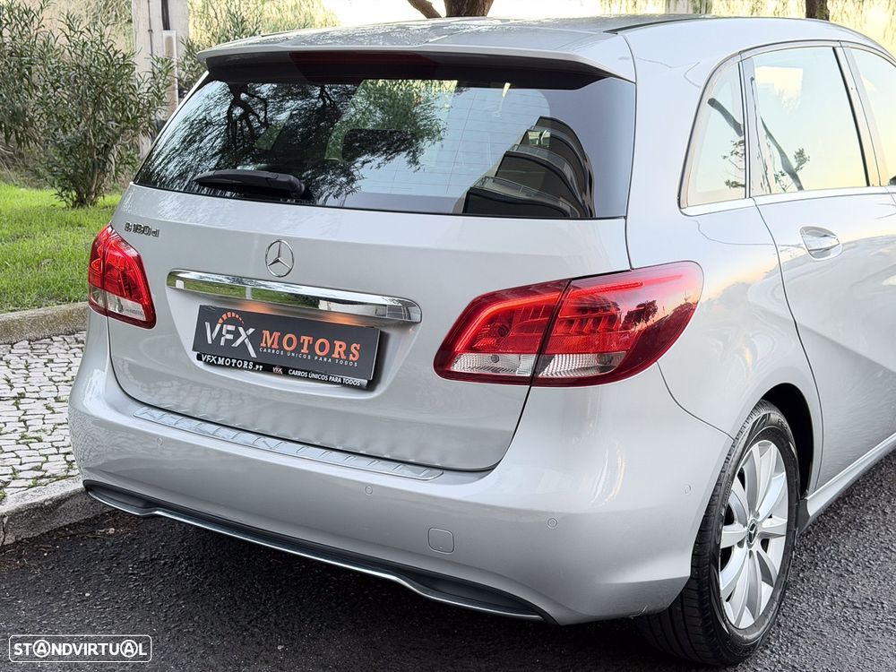 Mercedes-Benz B 180 d Style - 23