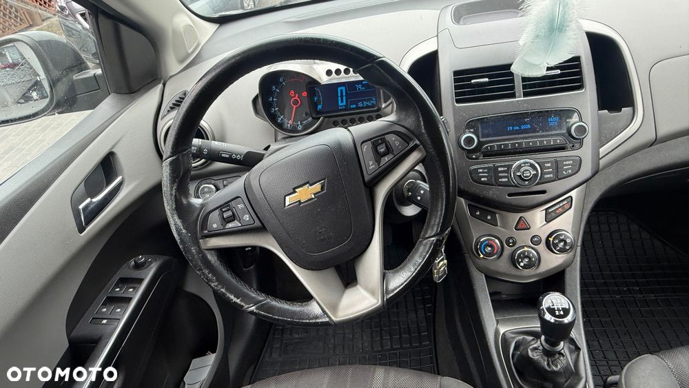 Chevrolet Aveo 1.6 LTZ S/S - 10