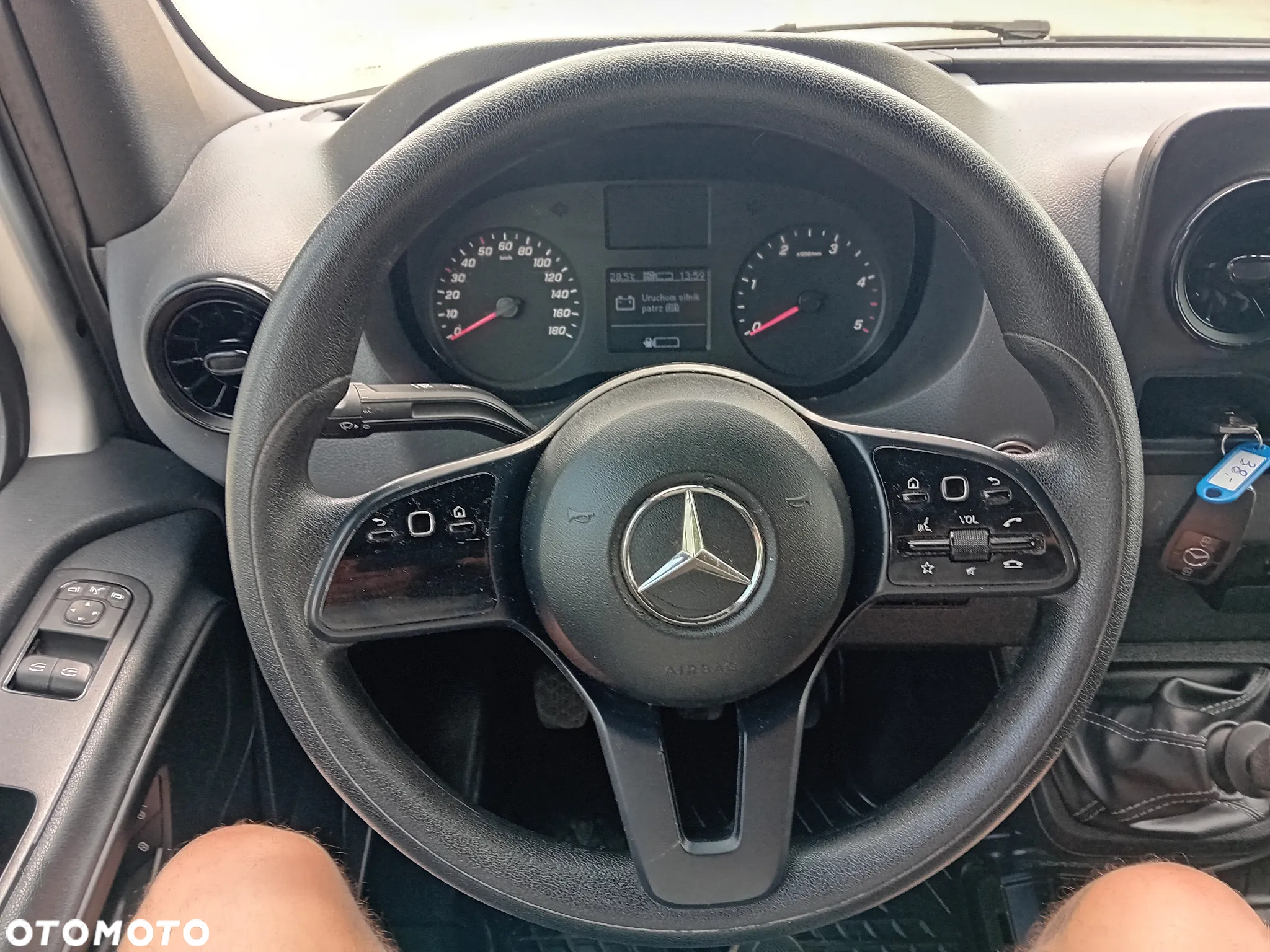 Mercedes-Benz Sprinter - 24