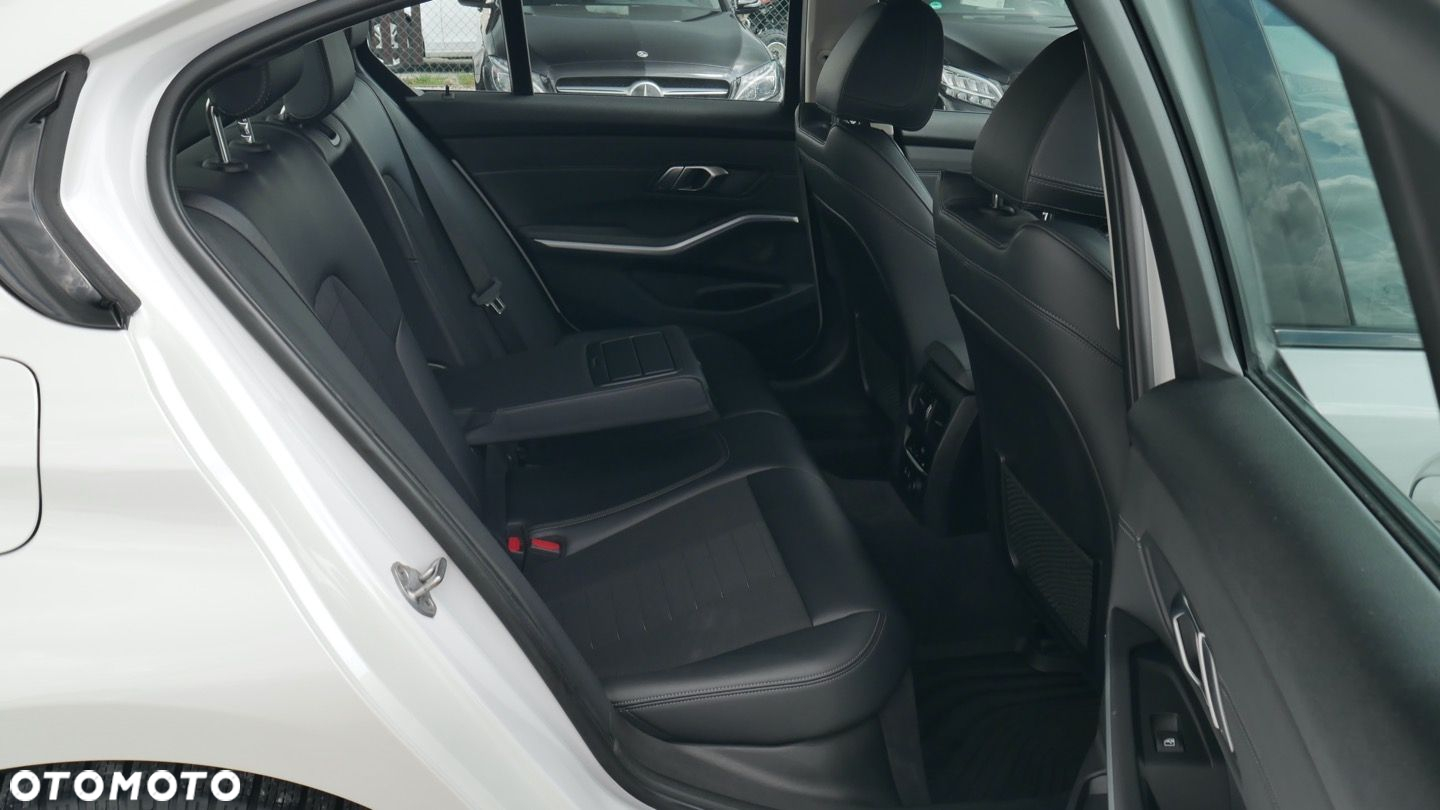 BMW Seria 3 - 22