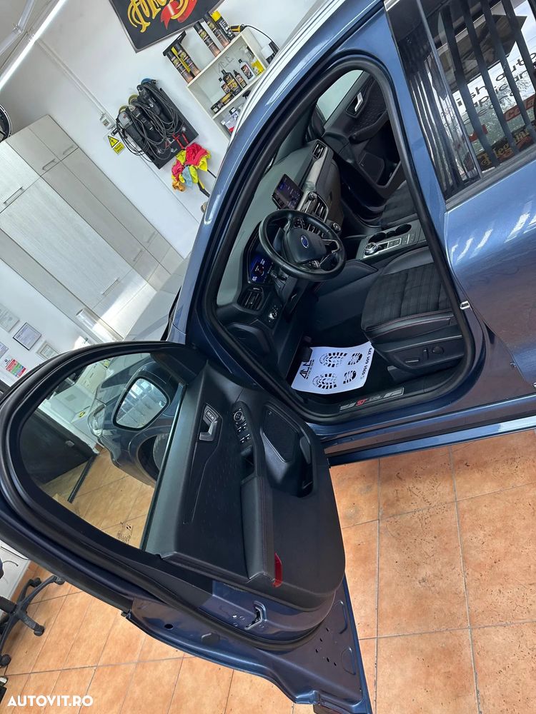 Ford Kuga ver-2-5-duratec-phev-st-line - 11