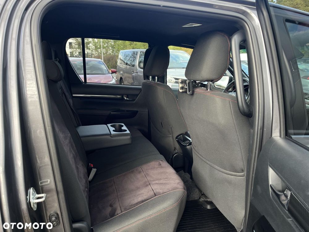 Toyota Hilux 2.8 D-4D Double Cab GR Sport 4x4 - 15
