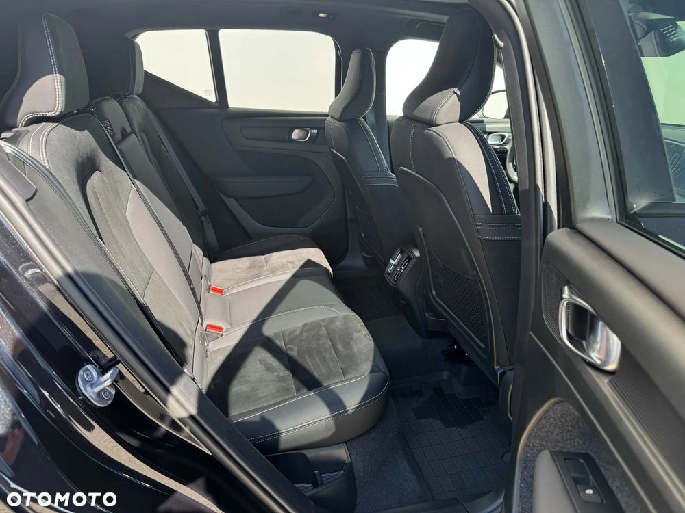Volvo XC 40 B4 AWD Ultimate Dark - 15