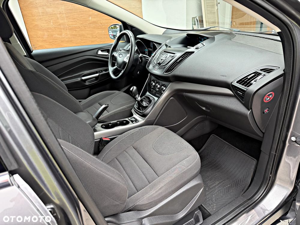 Ford Kuga 2.0 TDCi 2x4 Trend - 26