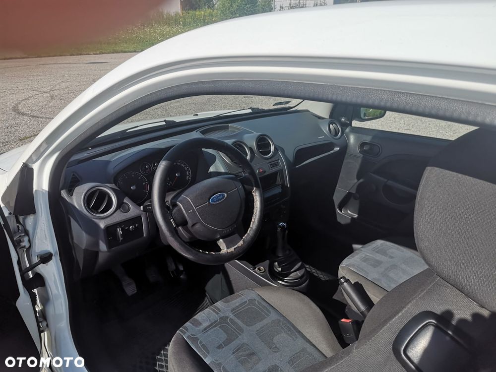 Ford Fiesta 2008 photo 4