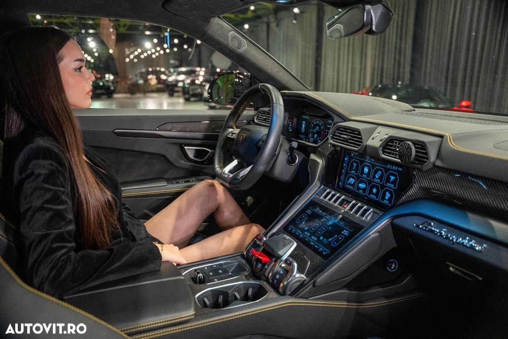 Lamborghini URUS - 26