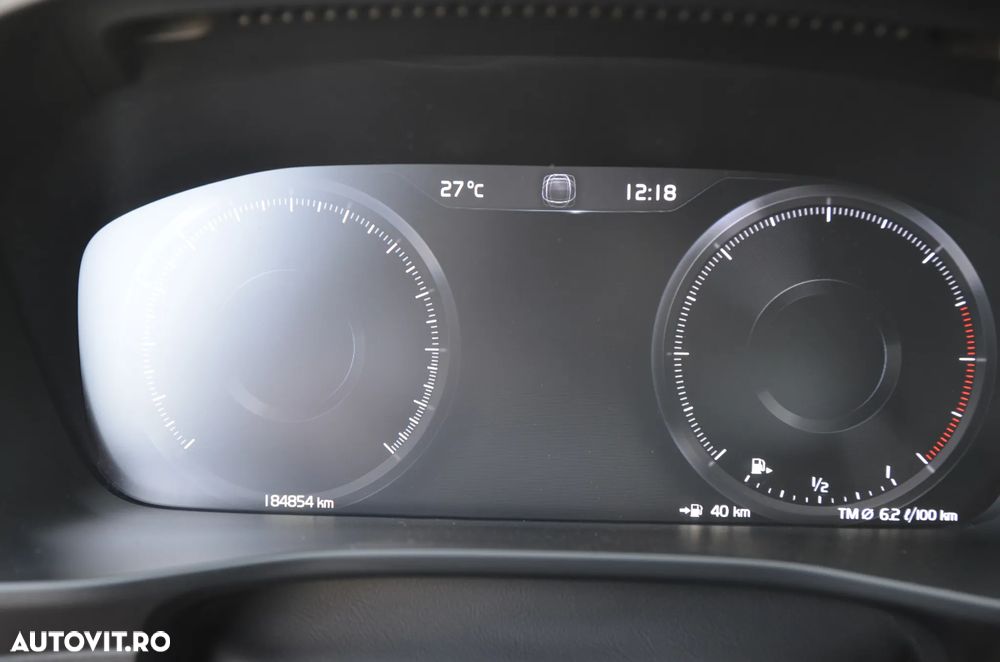 Volvo XC 40 D3 Momentum Pro - 24
