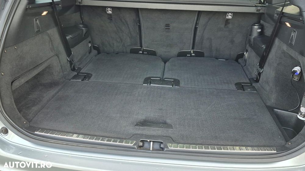 Volvo XC 90 D5 AWD R-Design - 9