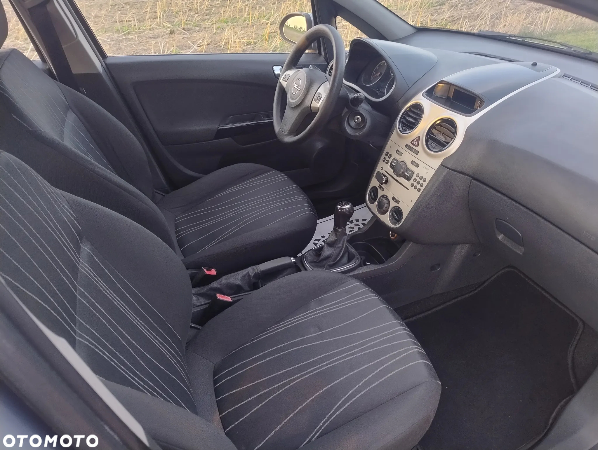 Opel Corsa 1.2 16V Cosmo - 15