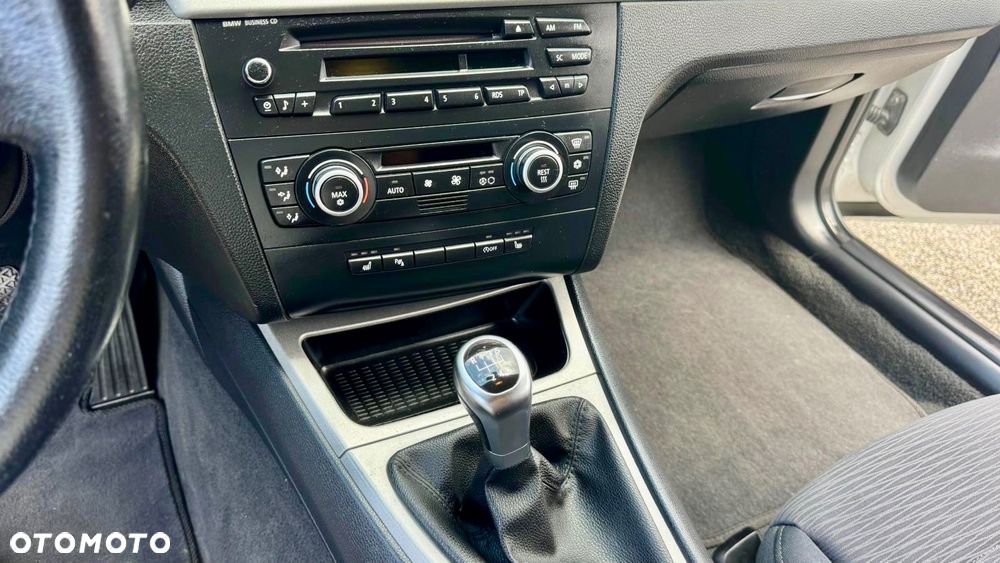 BMW Seria 1 116i - 15