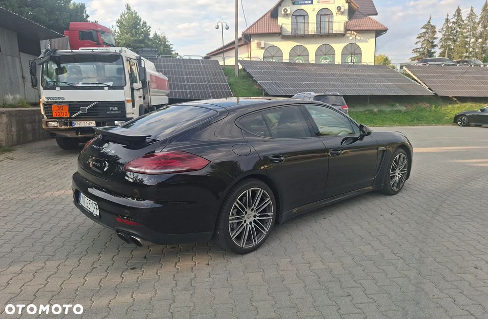 Porsche Panamera 4S - 5