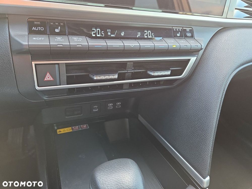 Toyota Camry - 22