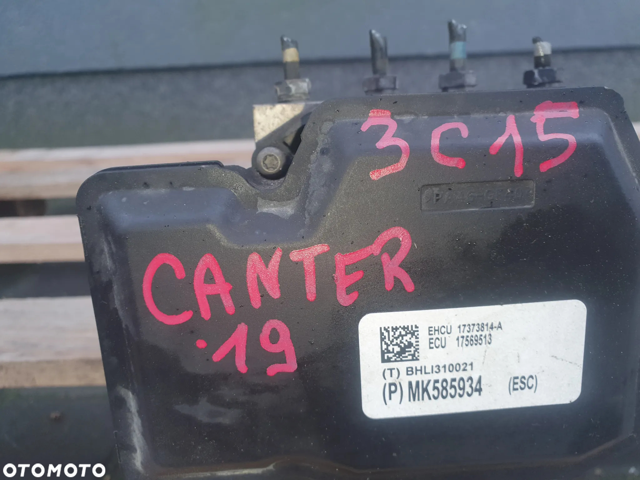 Canter Fuso 3C15 2019r Pompa ABS MK585934 - 2
