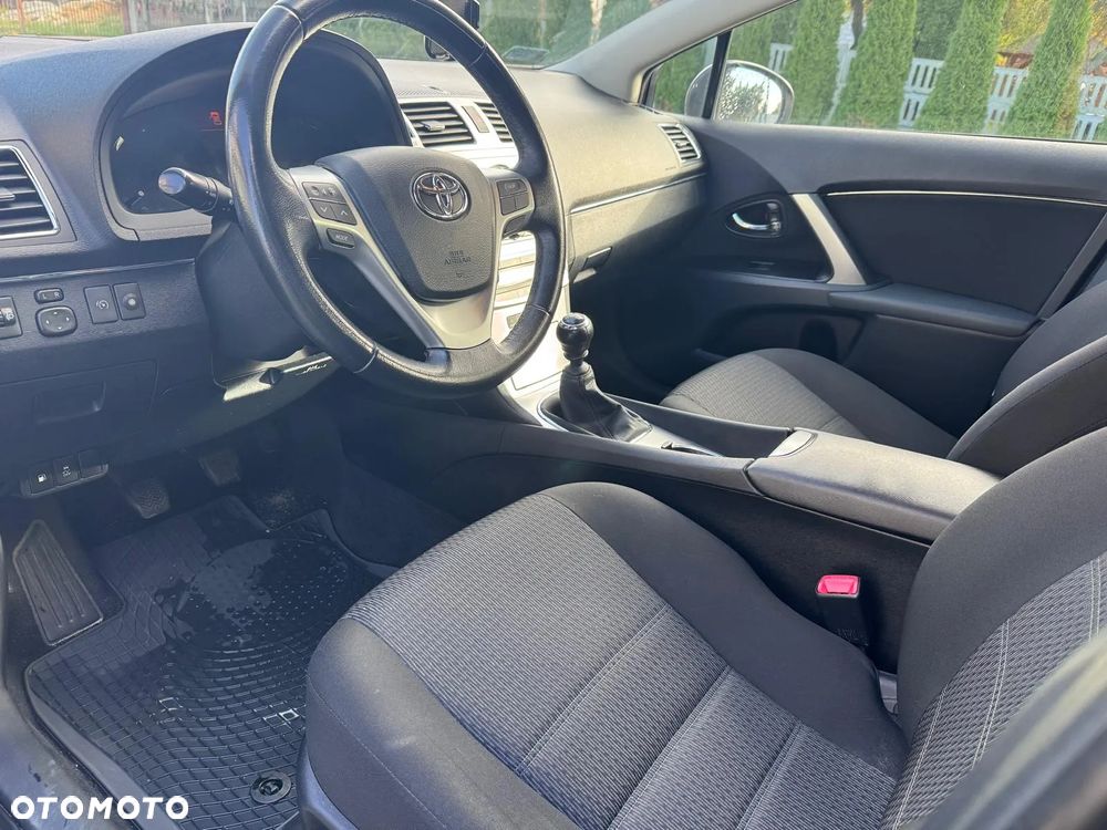 Toyota Avensis 1.8 Premium - 6