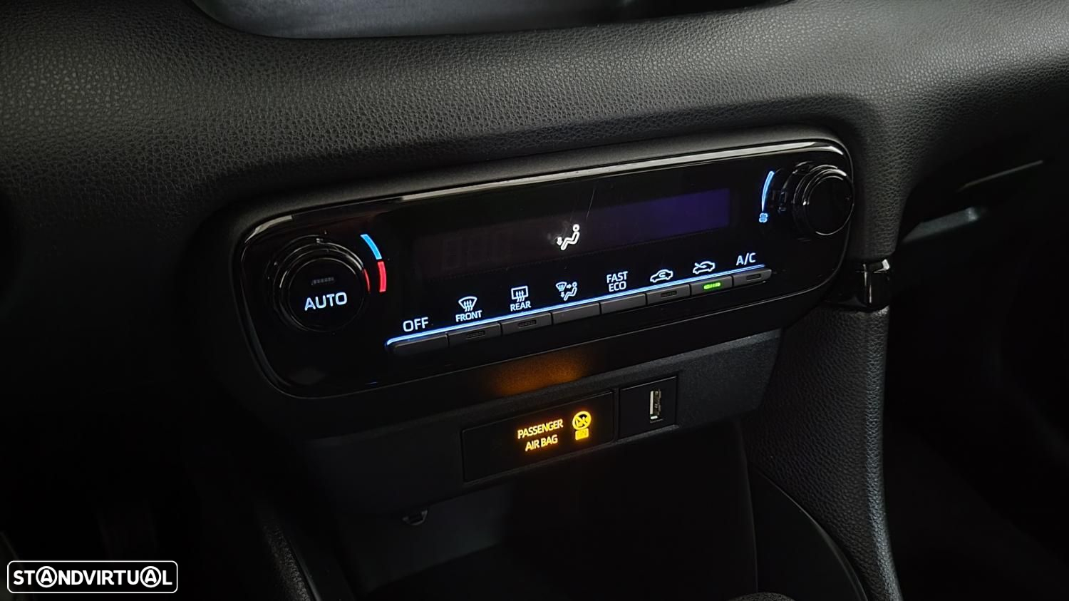 Toyota Yaris 1.5 HDF Comfort - 14