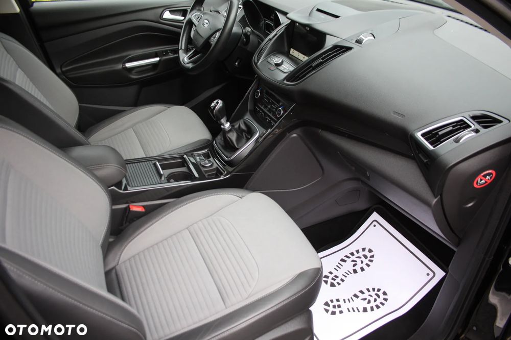 Ford Kuga 1.5 EcoBoost 2x4 Titanium - 9