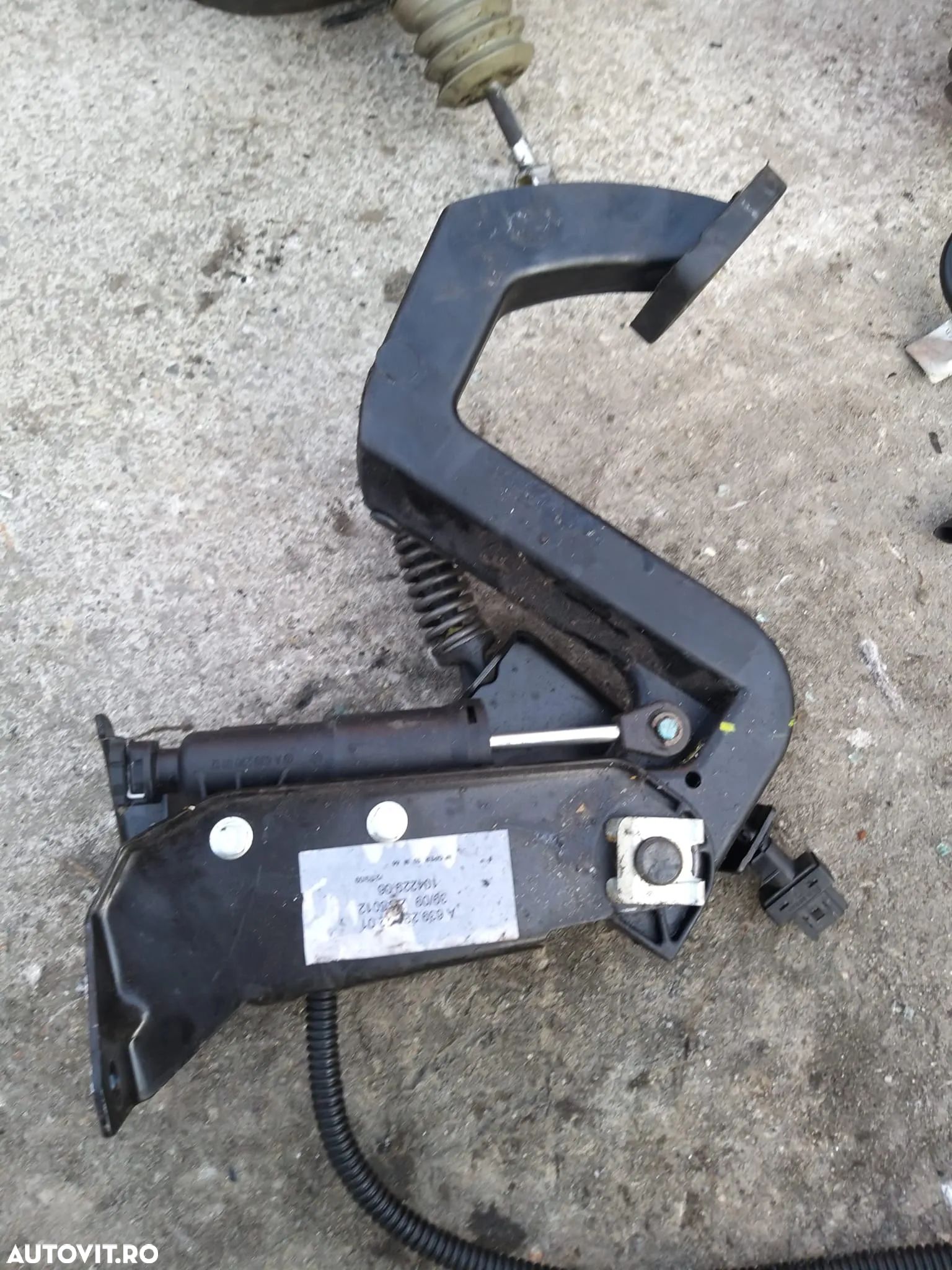 Pedala Acceleratie cod: A6392901201 pentru Mercedes Vito din 2009, 2.2 Diesel - 1
