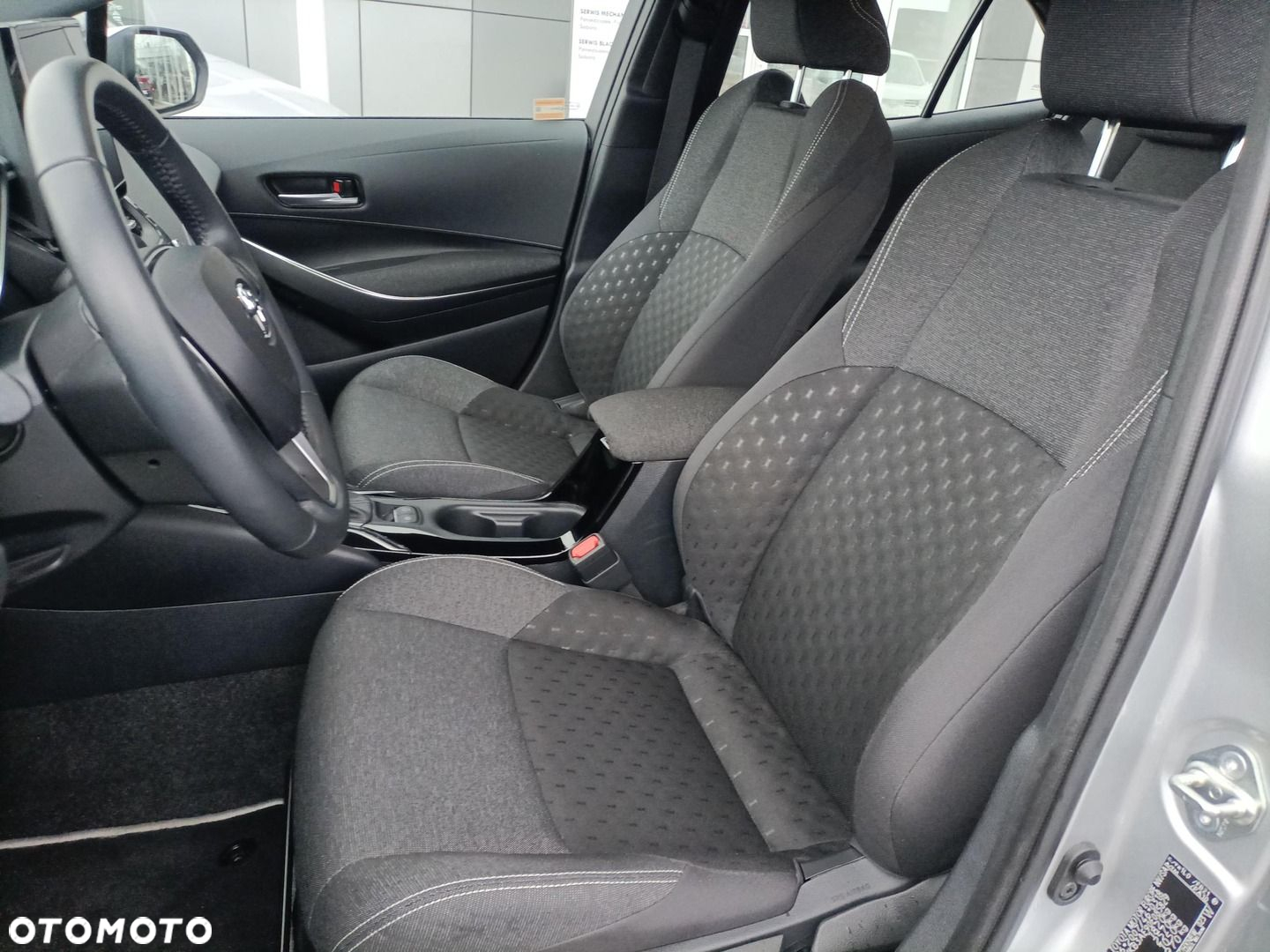Toyota Corolla 1.8 Hybrid Comfort - 10