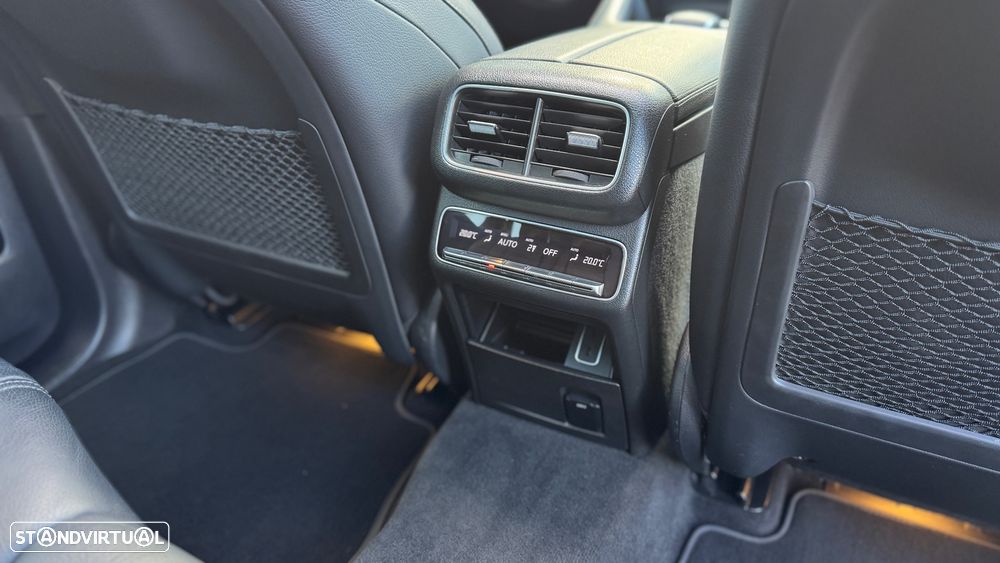 Mercedes-Benz GLE 350 e 4Matic 9G-TRONIC AMG Line - 33