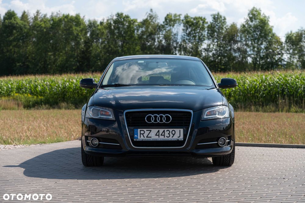 Audi A3 Sportback 2010 photo 2