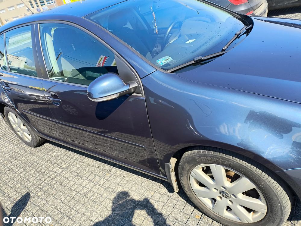 Volkswagen Golf 1.6 FSI Comfortline - 4