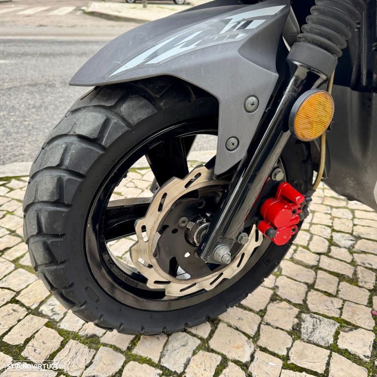 Sym FIDDLE CROX 50 - 4