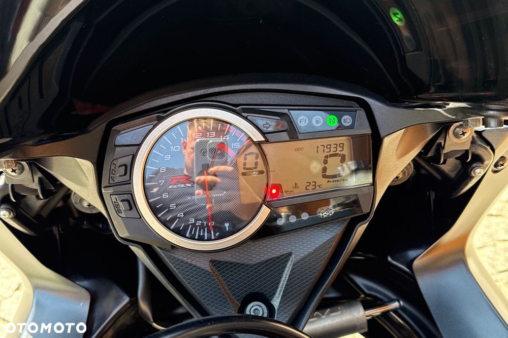 Suzuki GSX-R - 24