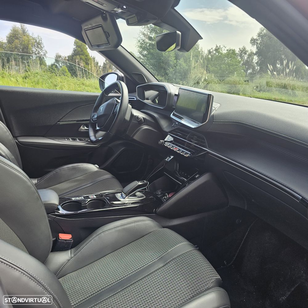 Peugeot e-2008 50 kWh GT - 17