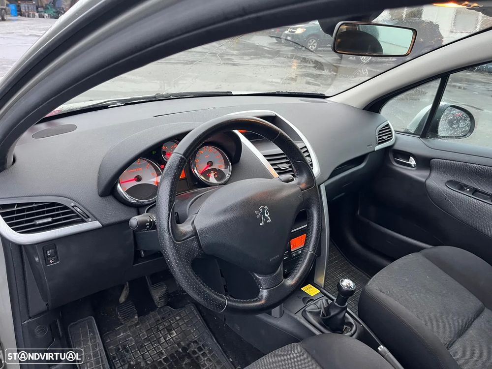 Peugeot 207 1.4 16V Sport - 5