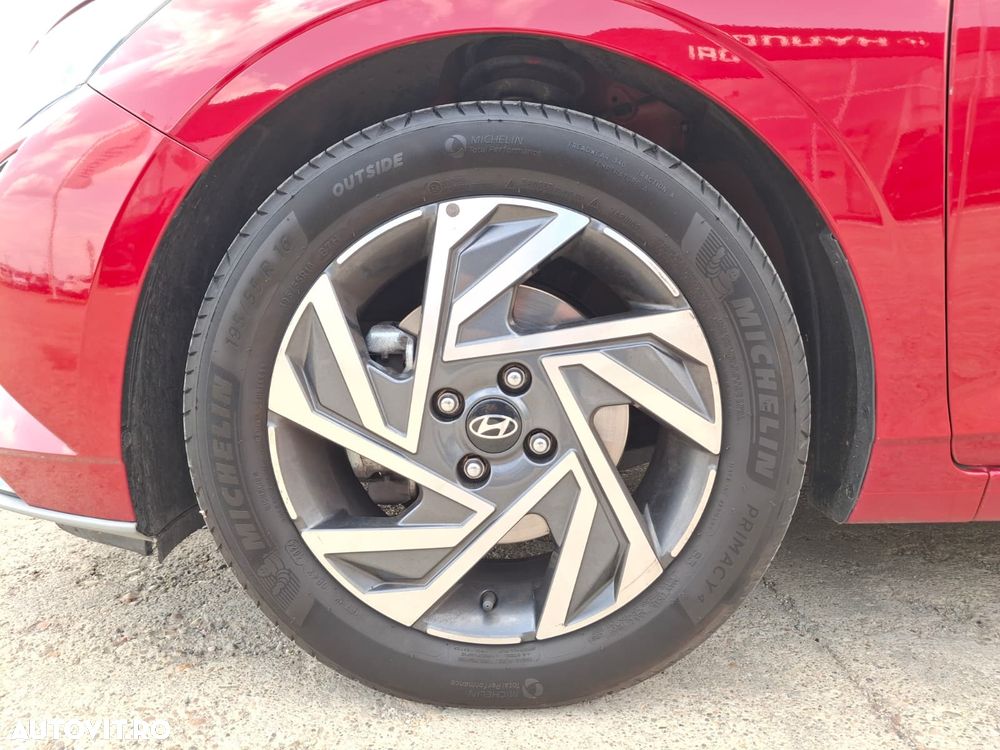 Hyundai i20 - 24