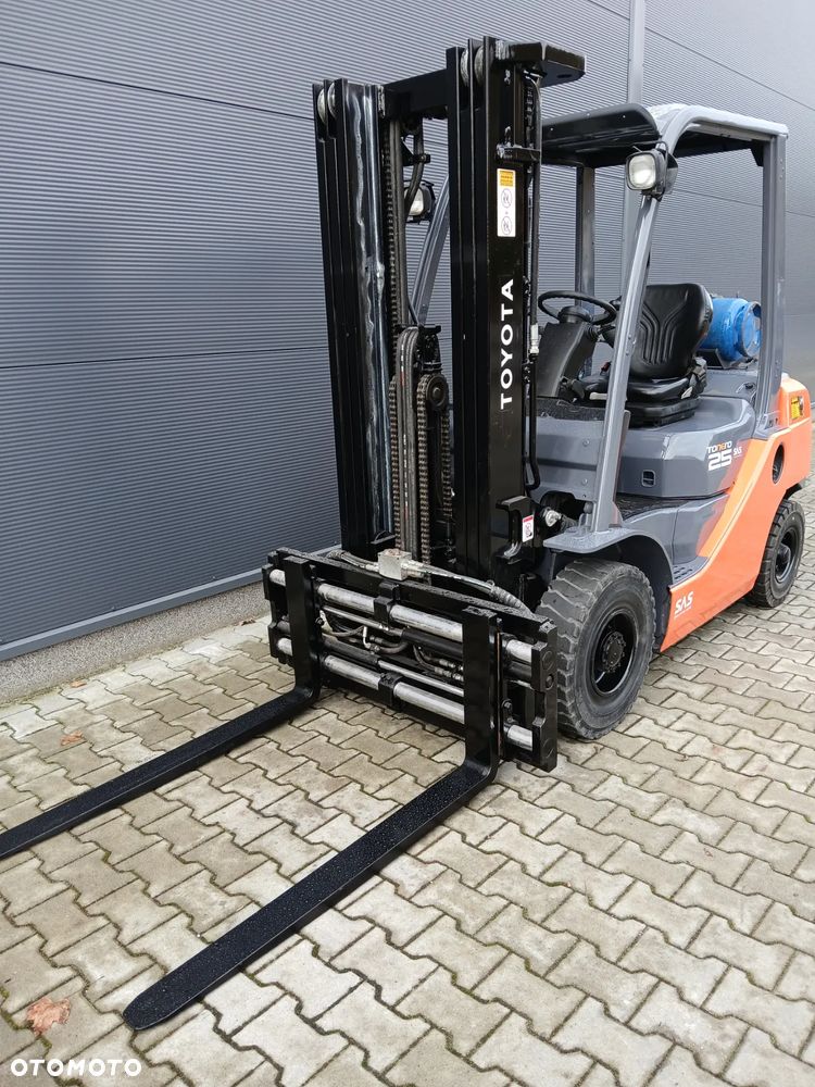 Toyota 02-8FGF25 - 4