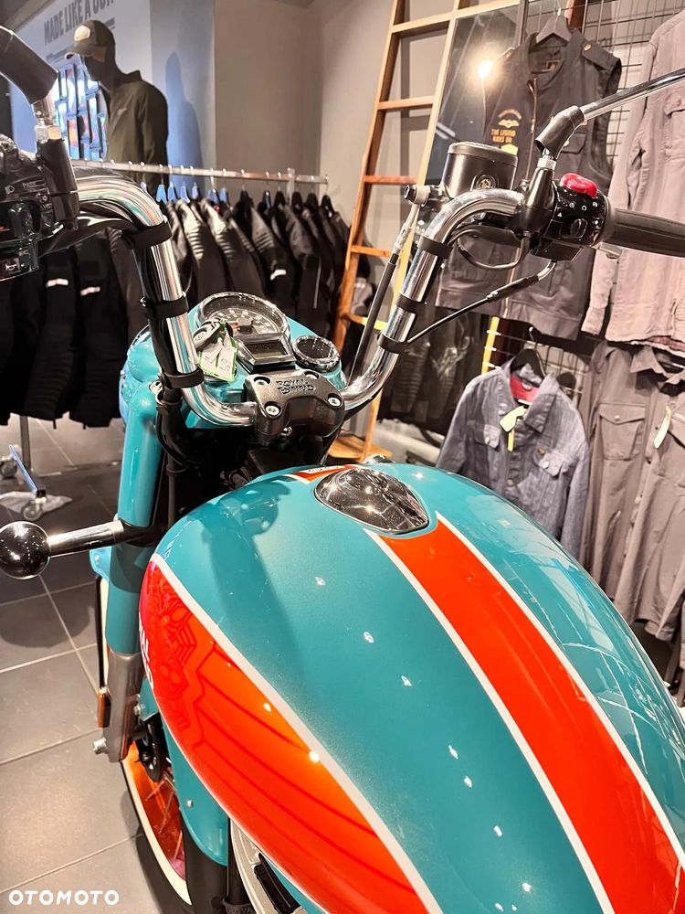 Royal Enfield Classic - 2