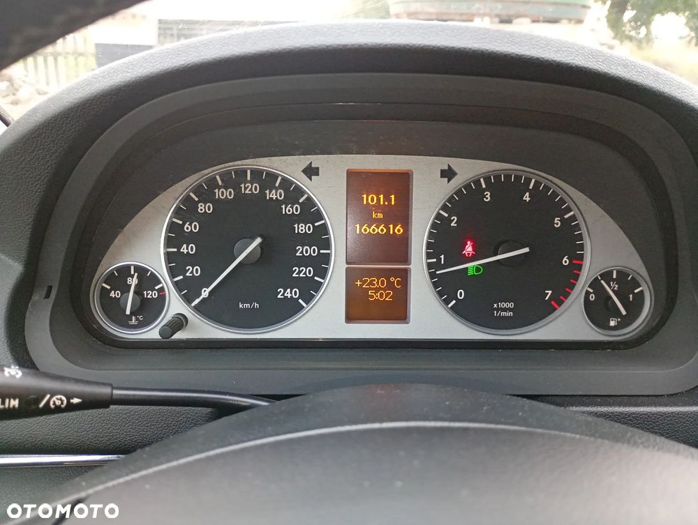 Mercedes-Benz Klasa B 150 Special Edition - 23