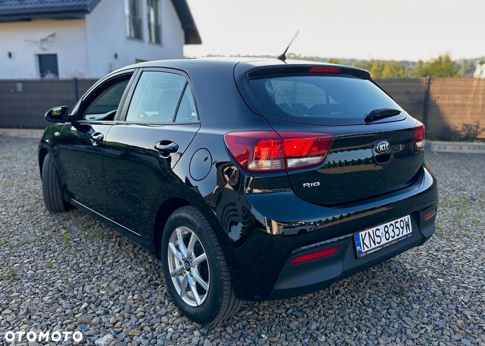 Kia Rio 1.4 L - 32
