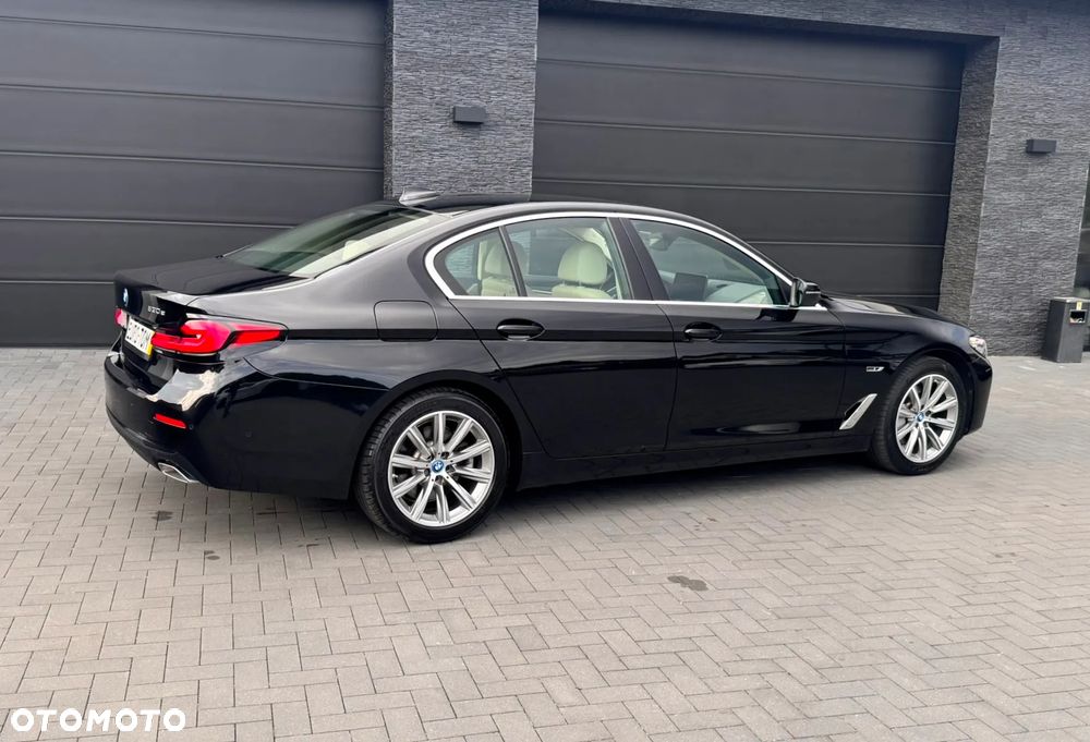 BMW Seria 5 530e Luxury Line sport - 9