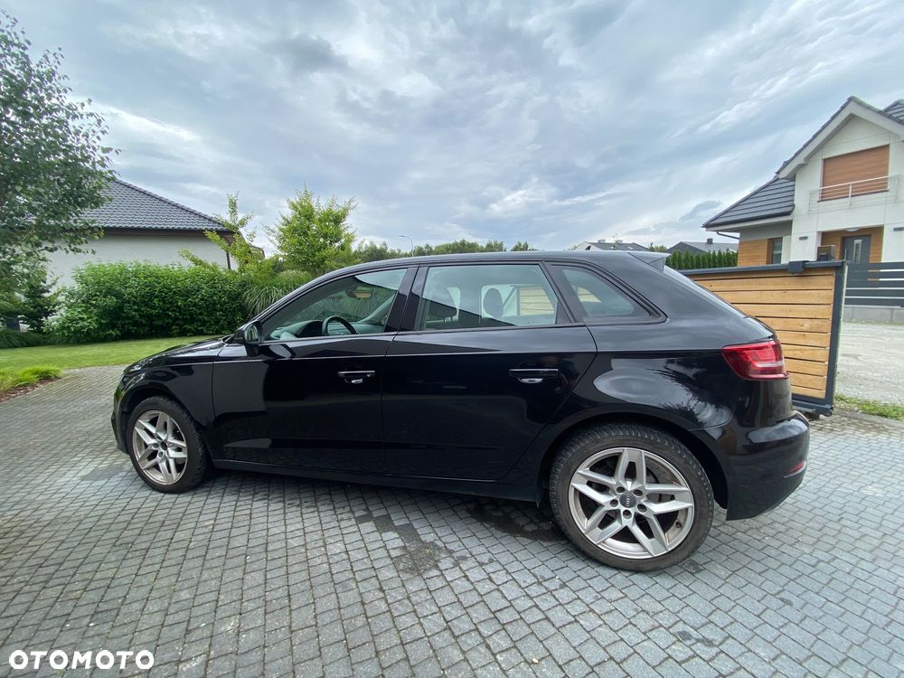 Audi A3 Sportback - 2