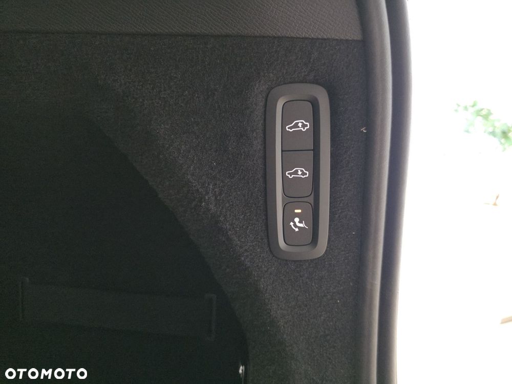 Volvo XC 90 - 31