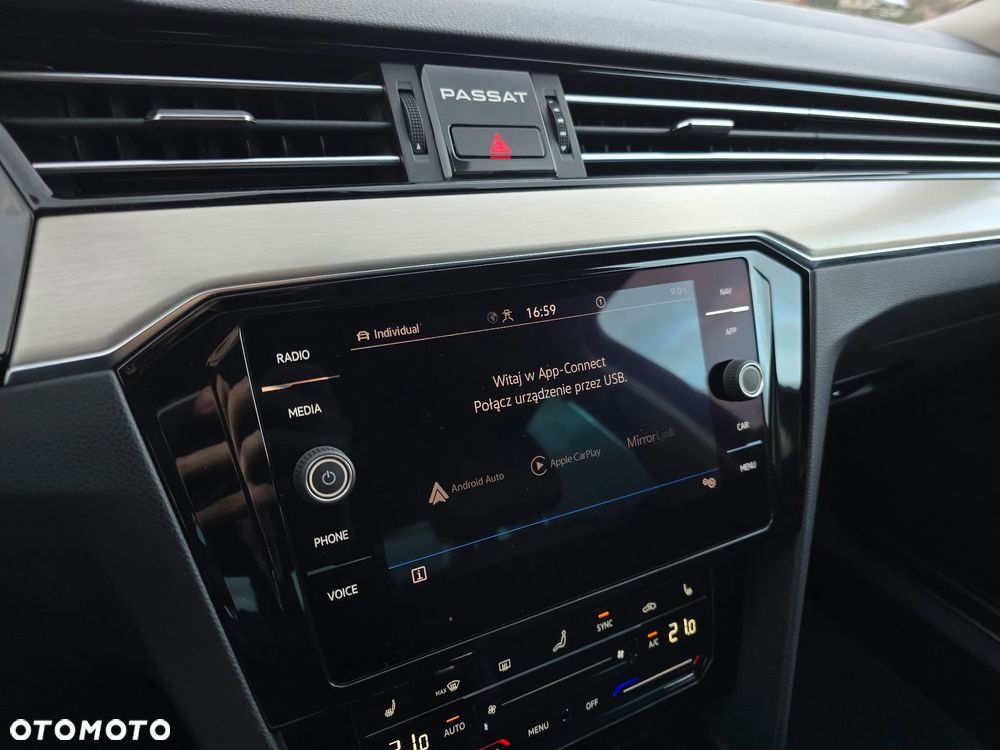 Volkswagen Passat 2.0 TSI Elegance DSG - 23