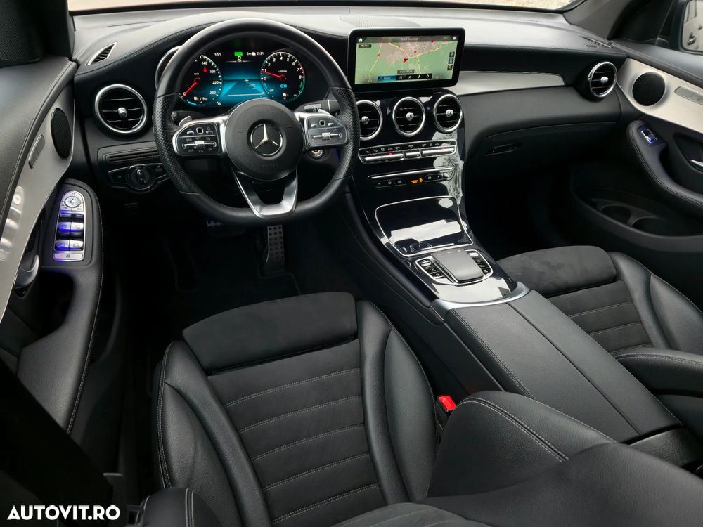 Mercedes-Benz GLC 300 e 4Matic 9G-TRONIC AMG Line Advanced - 34
