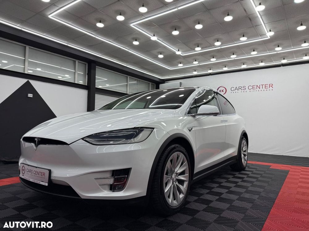Tesla Model X - 2