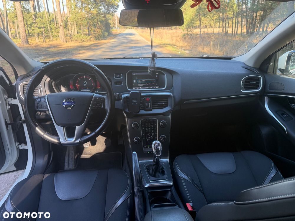 Volvo V40 D3 Momentum - 14