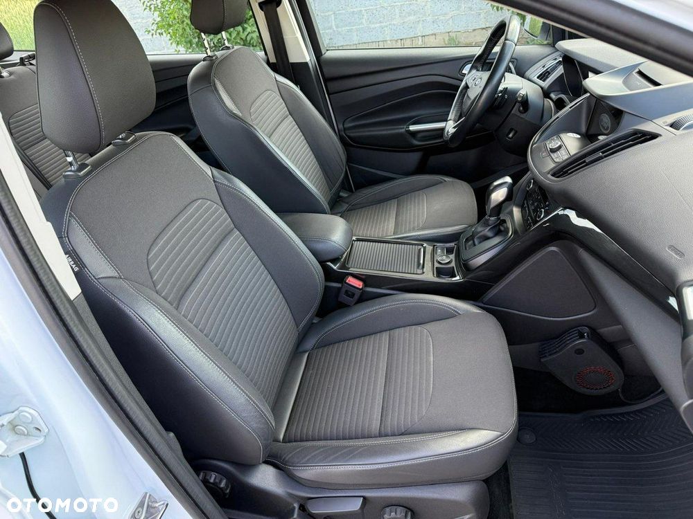 Ford Kuga - 12