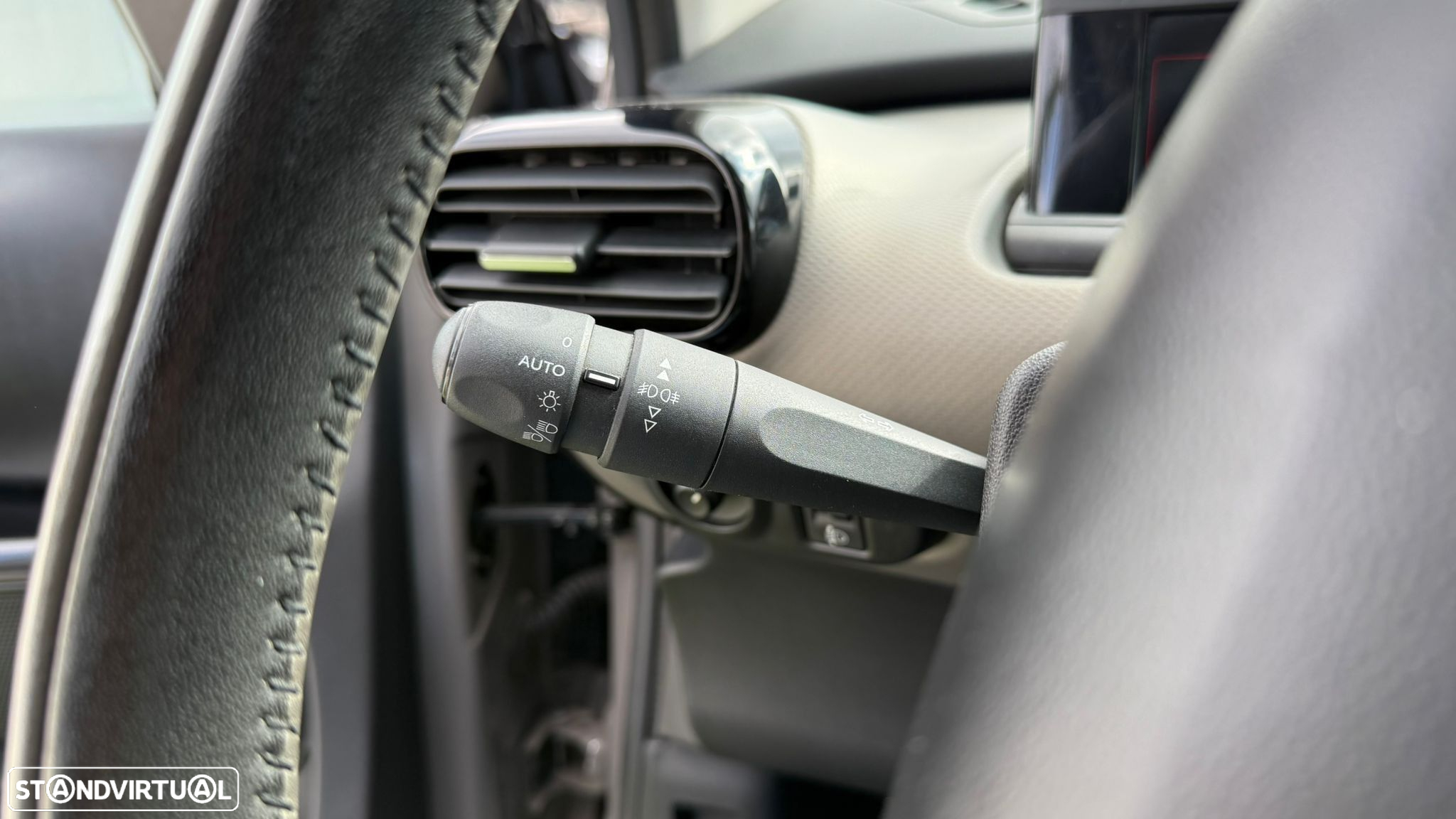 Citroën C4 Cactus 1.2 PureTech Shine - 23