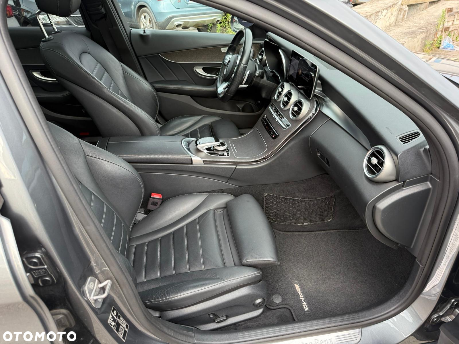 Mercedes-Benz Klasa C 220 d 4Matic T 9G-TRONIC AMG Line - 6