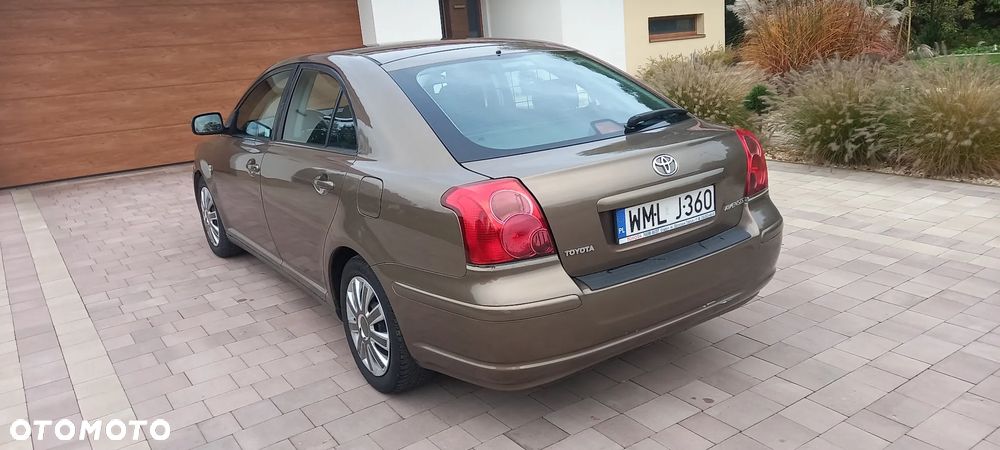 Toyota Avensis 1.8 VVT-i Luna - 4