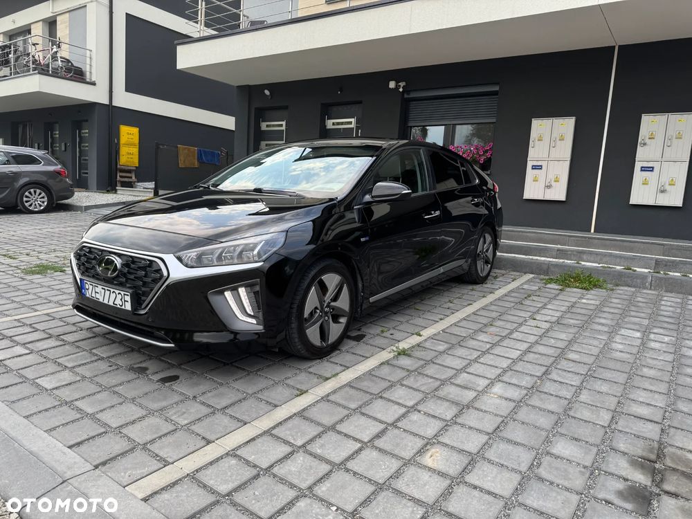 Hyundai IONIQ Hybrid Platinum - 1